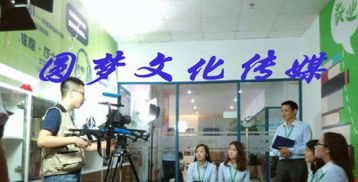 如何打造一张集“商业摄影”与“婚礼跟拍”实力于一体的年会录影摄影网站